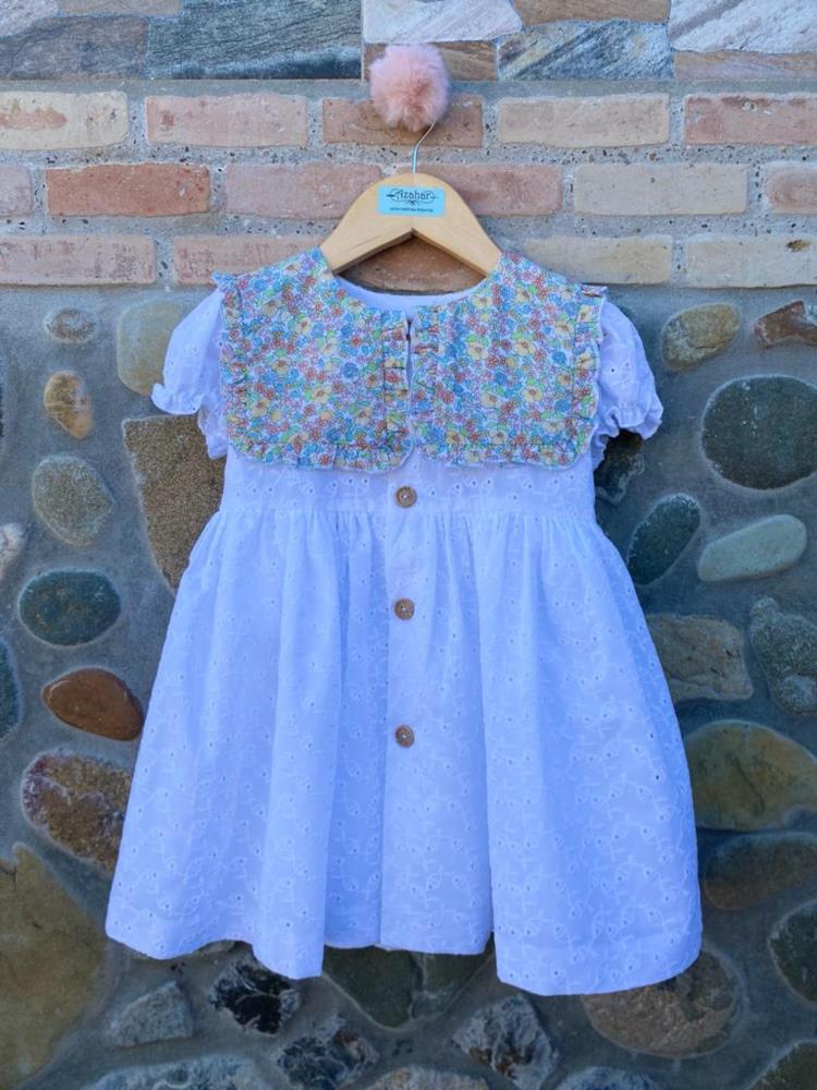 Vestido blanco con cuellos liberty de Azahar Alta Costura Infantil primavera verano 24