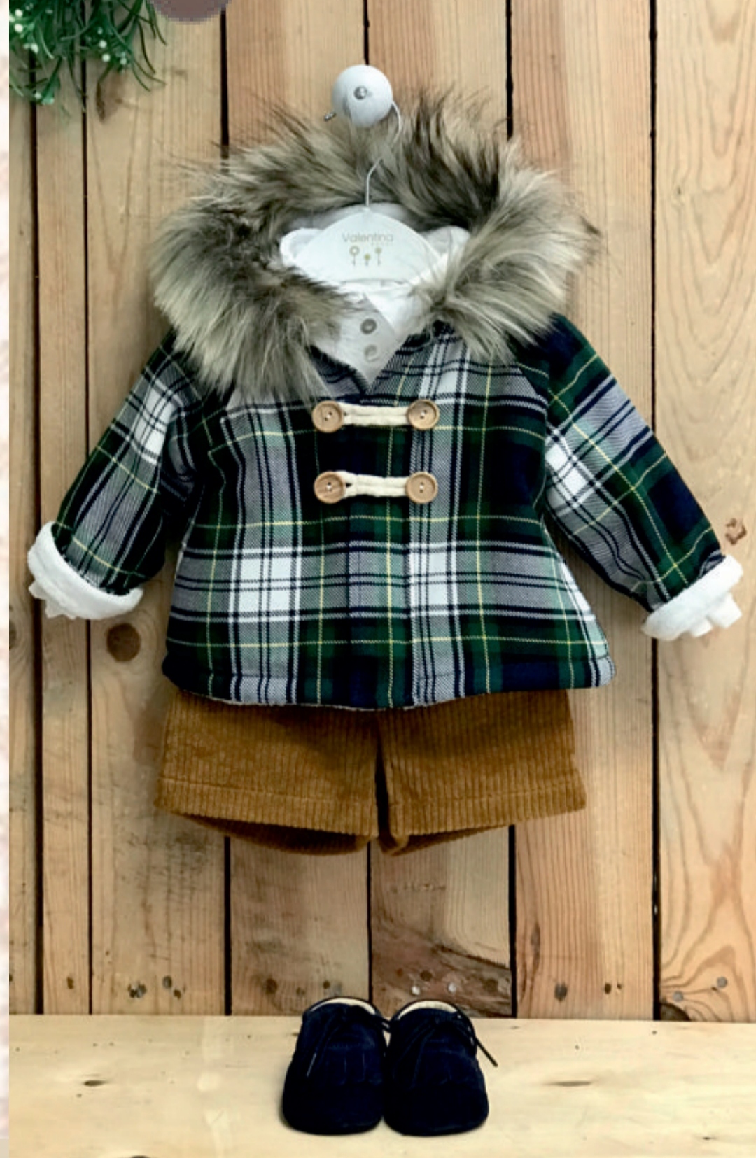 CONJUNTO DE 3 PIEZAS ( CHAQUETA TRENKA CRUZADA CON CAPUCHA VALENTINA BEBES