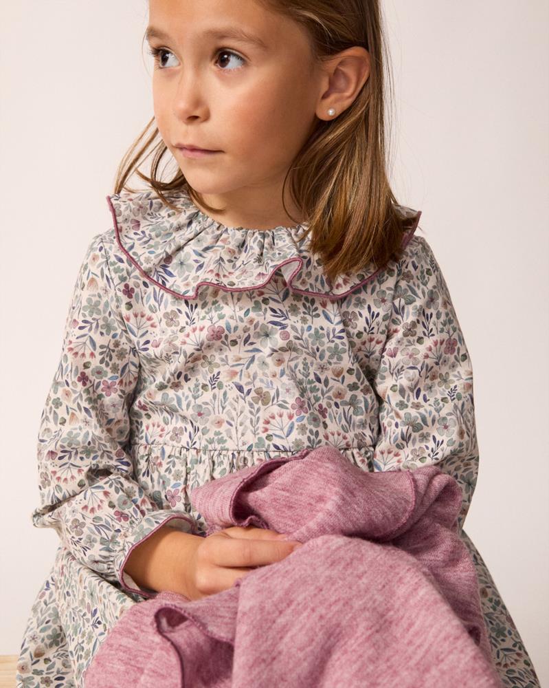 Vestido flores moradas con cuello volante Ancar